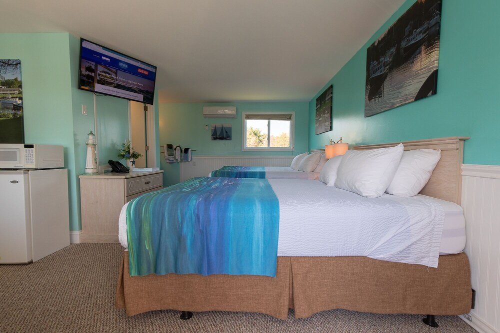 Footbridge Beach Motel - photo 42