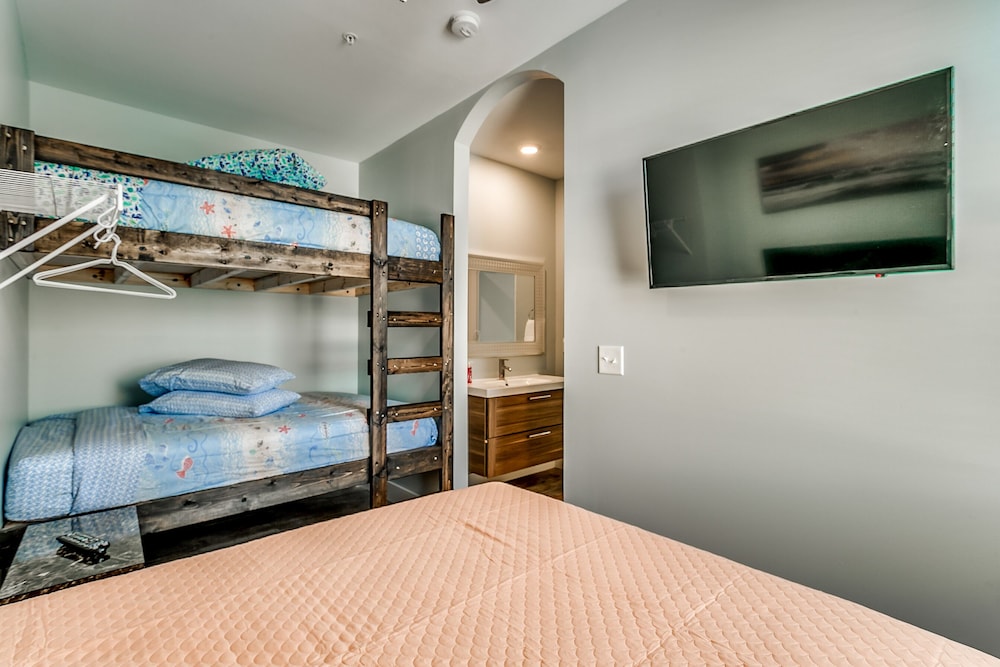 Together Resorts Cherry Grove Resort at 5405 B N Ocean Blvd - photo 7
