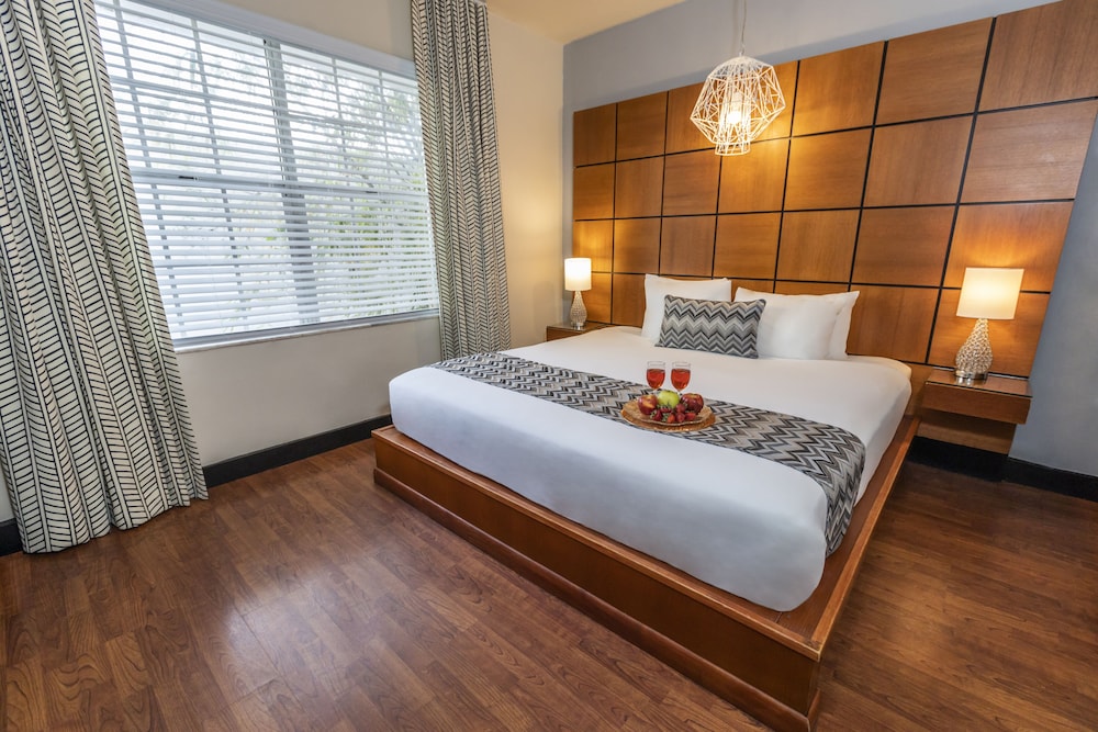 Chesterfield Hotel & Suites - photo 10