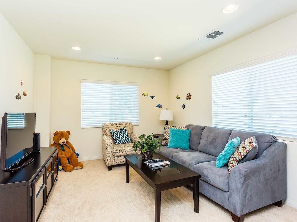 3 Bedroom House Anaheim Resort Area in Anaheim, United States