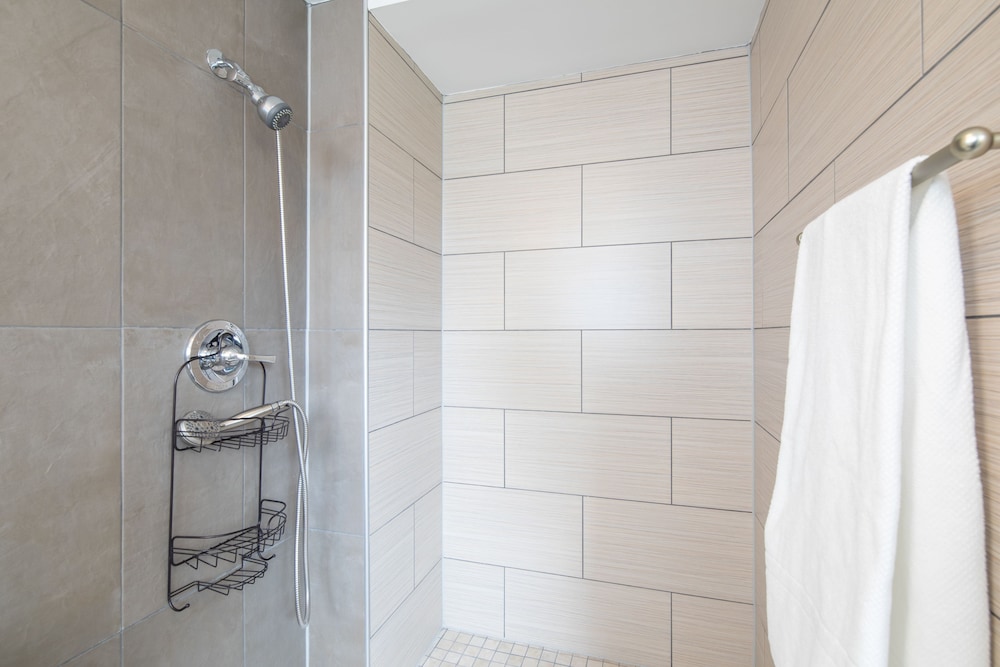 Pompano Suites by the Beach - photo 58