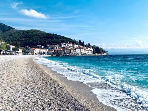 Apartment Céleste Directly on the Beach — 4-Star Luxury Hotel in Moscenicka Draga, Croatia