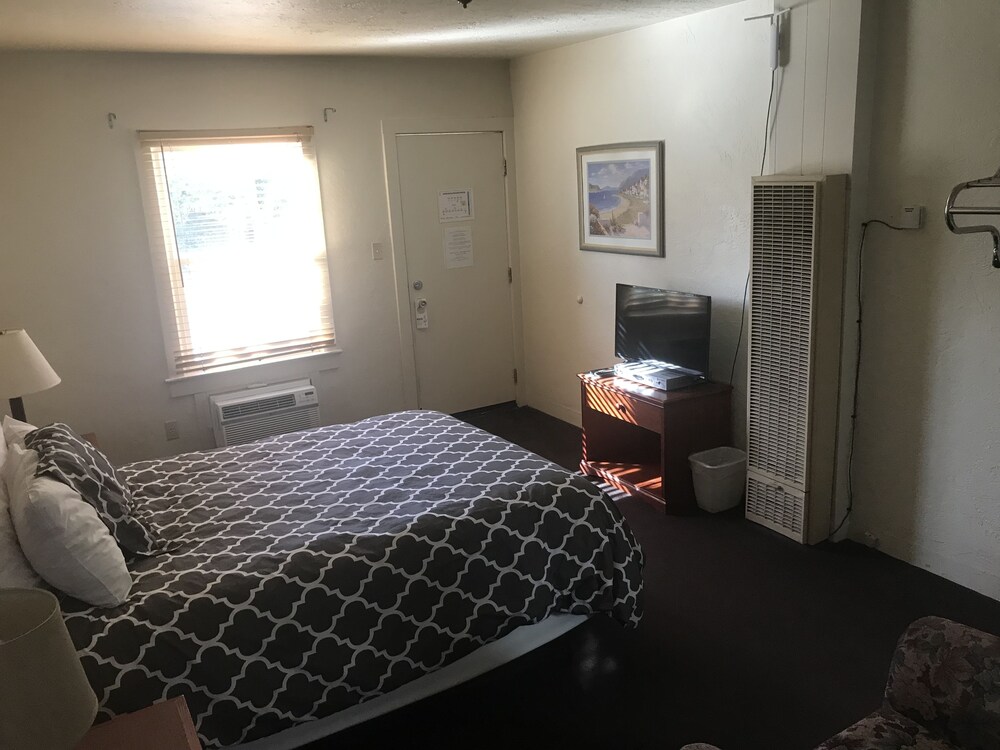 The Manor Motel - photo 30