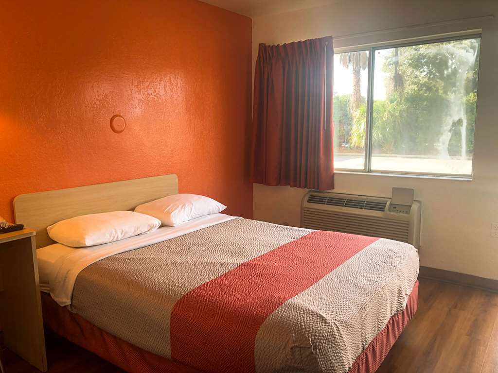 Motel 6 Jacksonville FL Orange Park - photo 23