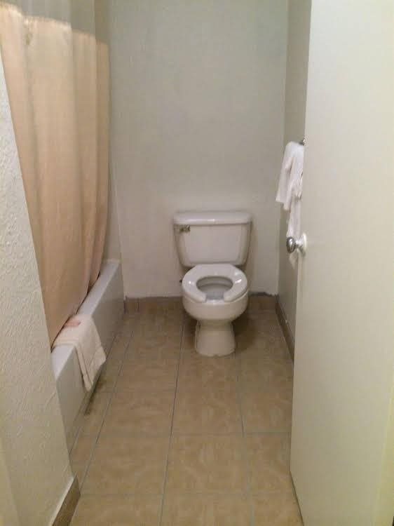 Carpet Inn — hotel in Opelika