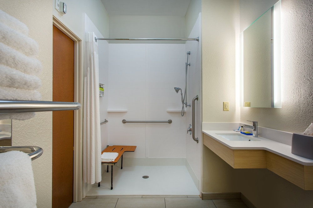 Holiday Inn Express Hotel & Suites Lewisburg by IHG - photo 7