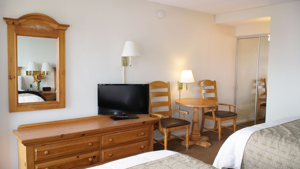 San Simeon Lodge - photo 19