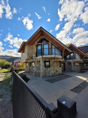 Cabañas espacio bandurrias — 4-Star Luxury Hotel in San Martin De Los Andes, Argentina