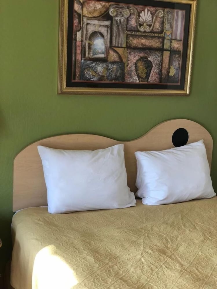 Kelseyville Motel - photo 13