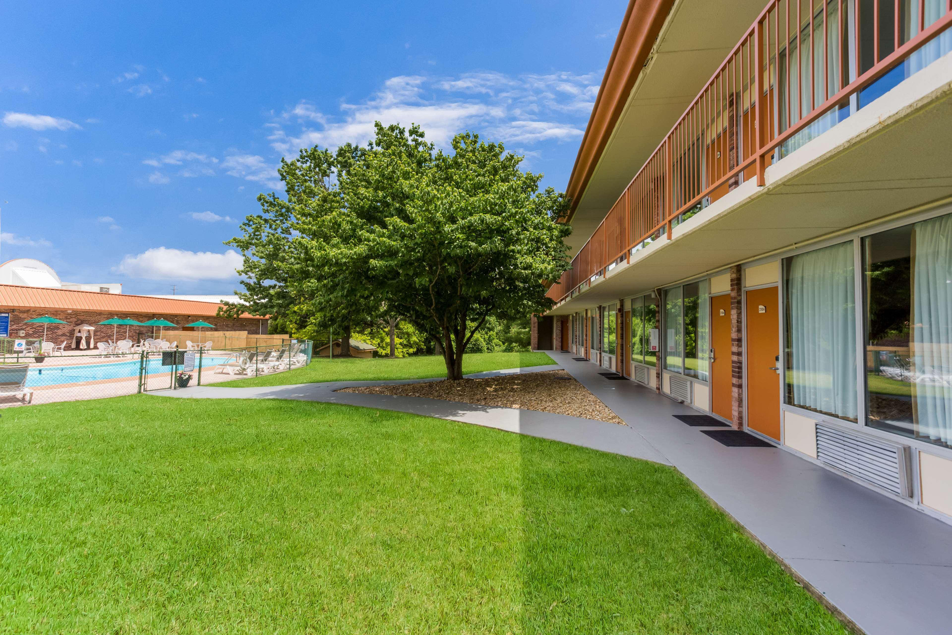 Red Lion Inn & Suites Branson - photo 20