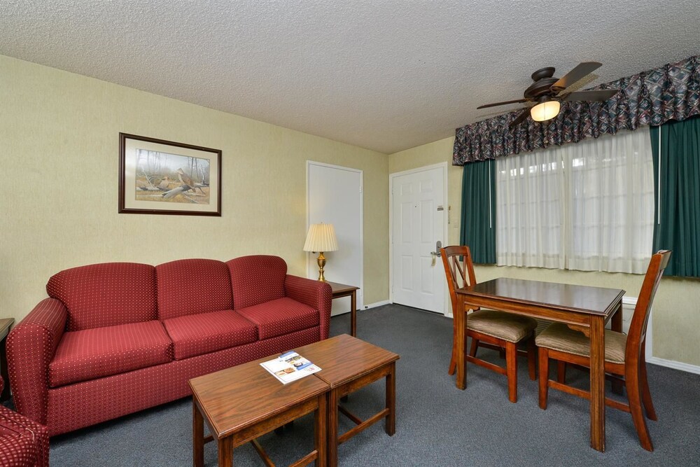 Americas Best Value Inn and Suites Lancaster - photo 9