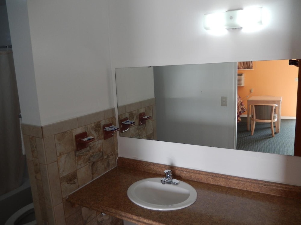 Townsman Motel - photo 23