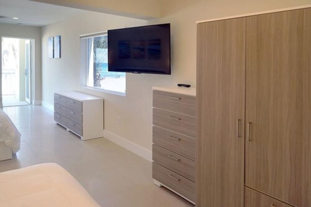 The Diane Oceanfront Suites - photo 20