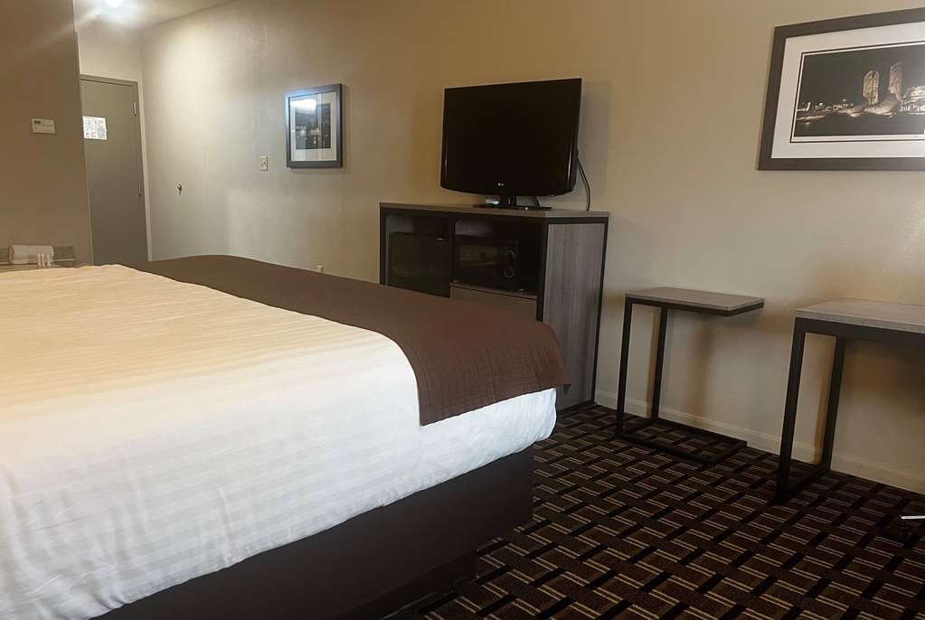 Baymont by Wyndham Columbus - photo 14