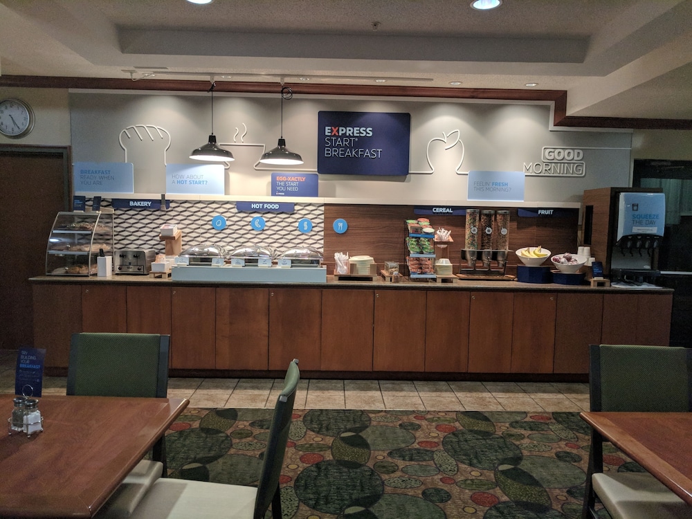 Holiday Inn Express & Suites Montpelier by IHG - photo 47