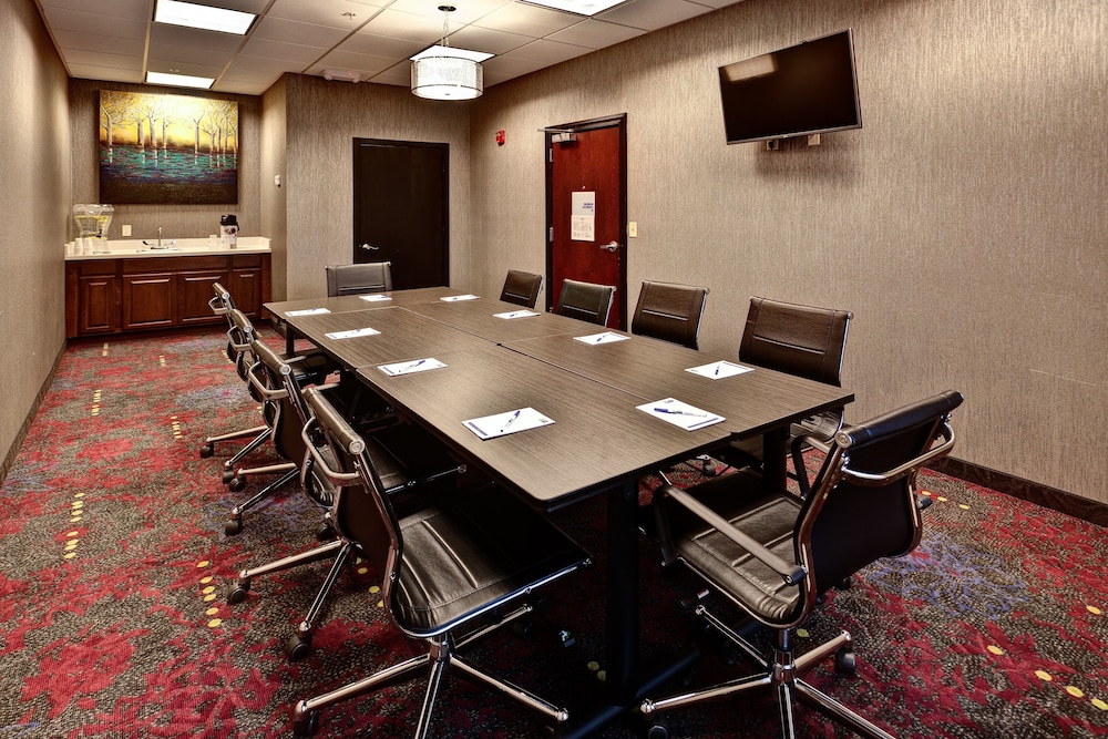 Holiday Inn Express Hutchinson by IHG - photo 27