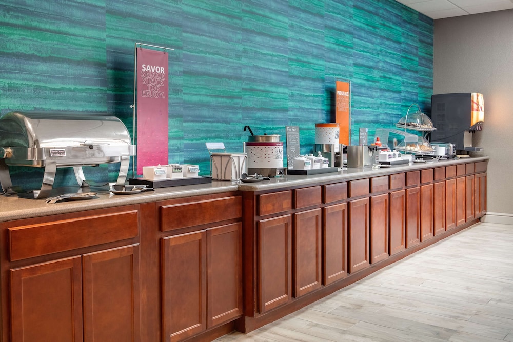 Hampton Inn Freeport - photo 20
