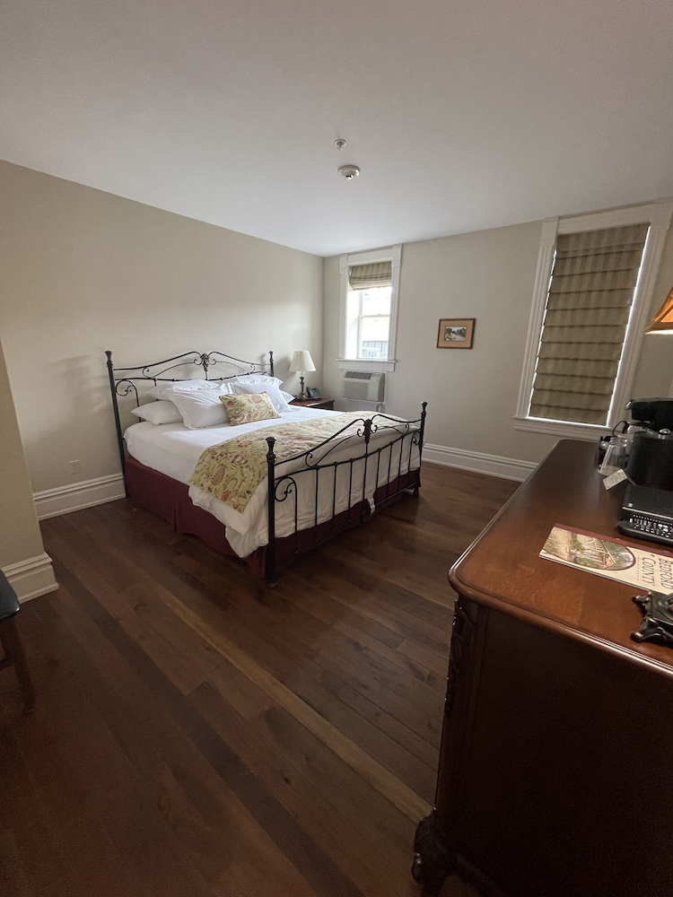 The Union Hotel - photo 8