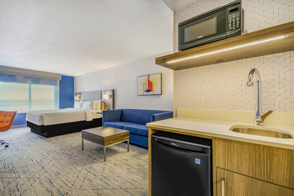 Holiday Inn Express Hotel & Suites Buffalo Airport by IHG - photo 9