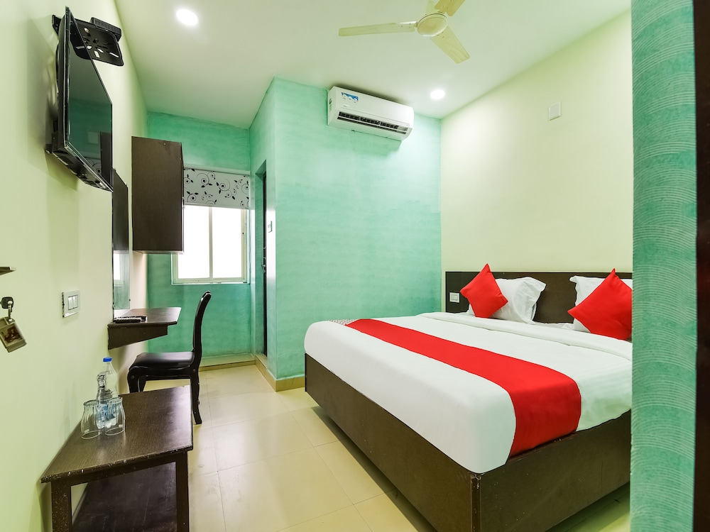 Oyo 40717 Sai Priya Residency — Nellore