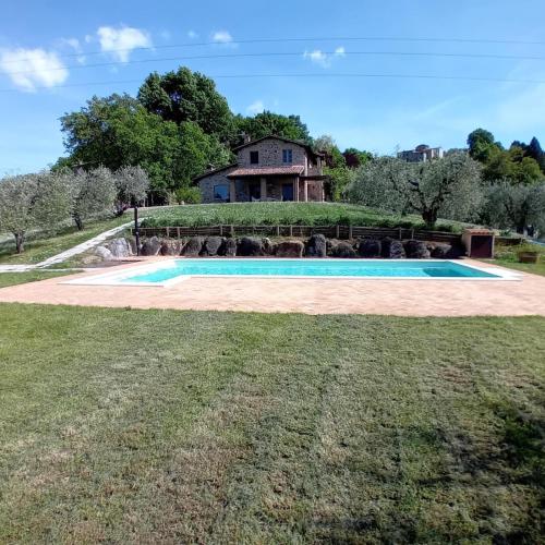 Villa Il Sasseto — 4-Star Luxury Hotel in Castel Viscardo, Italy