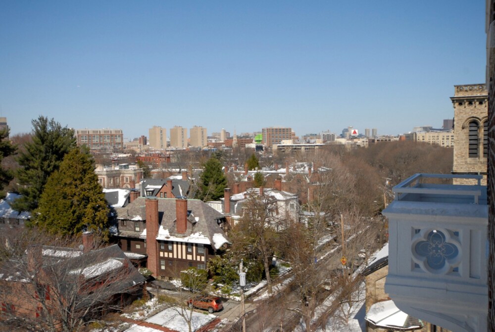 Longwood Towers Apartments - photo 20