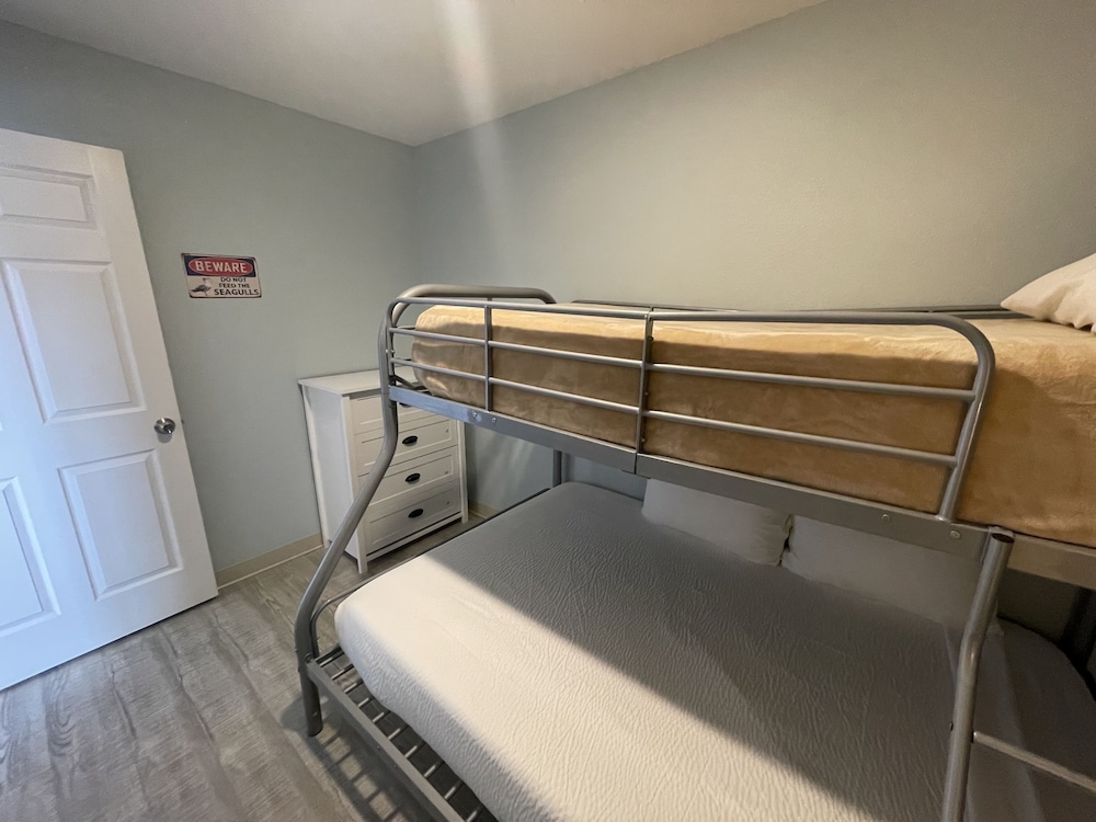 The Coastal Inn and Suites - photo 14