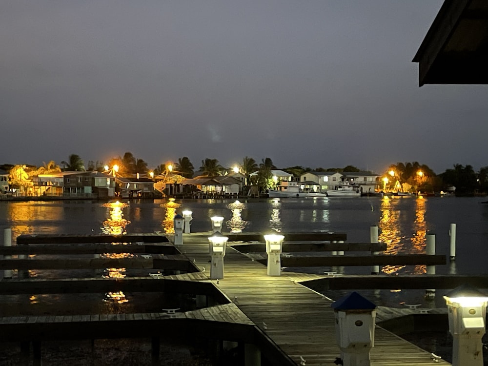 Hotel and Dive Center Roatan Yacht Club in French Harbor, Honduras