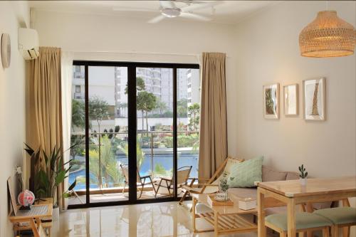 Kid Loving Poolside Haven 2BR Netflix Games — 4-Star Luxury Hotel in Johor Bahru, Malaysia