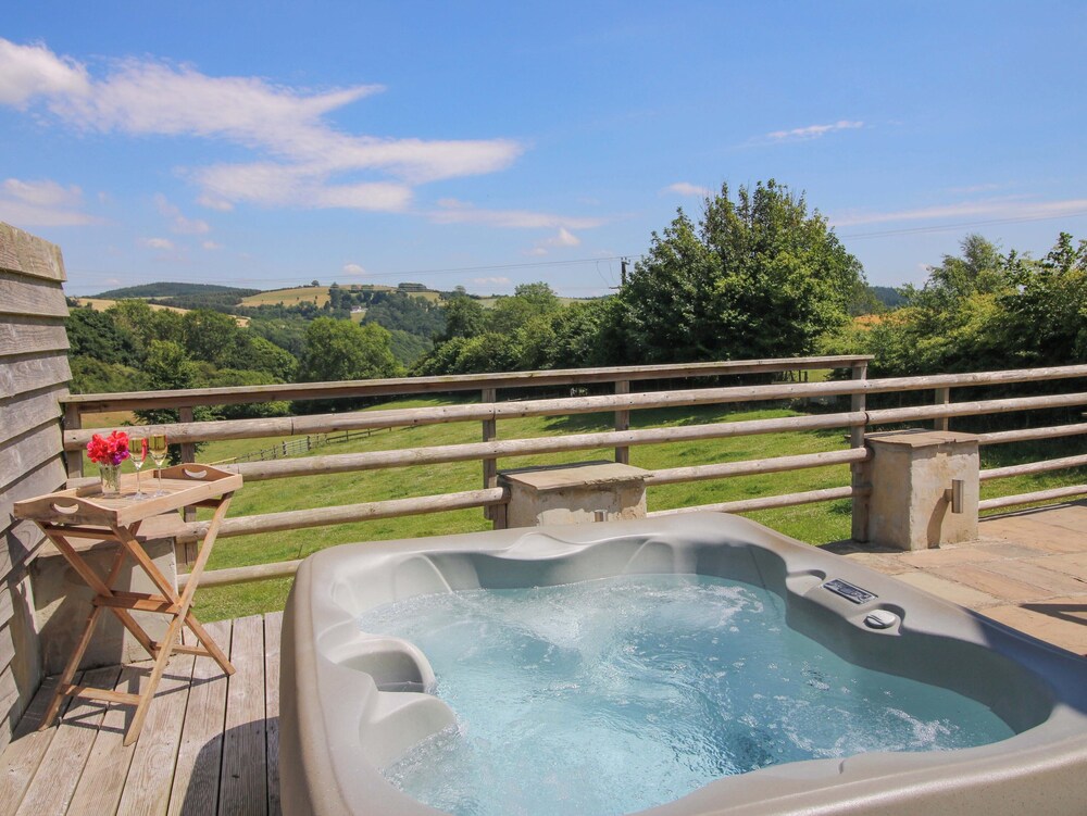 Brynlikky Cottage — 4-Star Luxury Hotel in Bucknell, United Kingdom