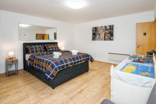 Relaxing 2BD Apartment Ground Floor Walk to Old Town — 4-Star Luxury Hotel in Split, Croatia