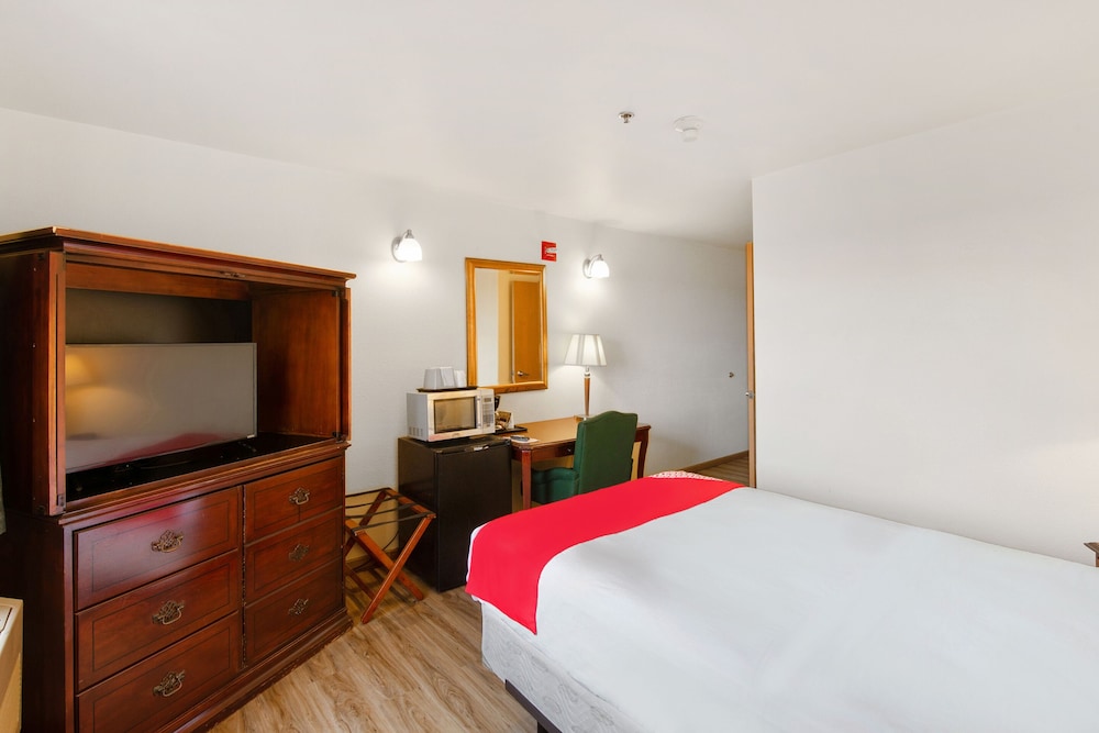 Oyo Hotel Portage I 94 - photo 18