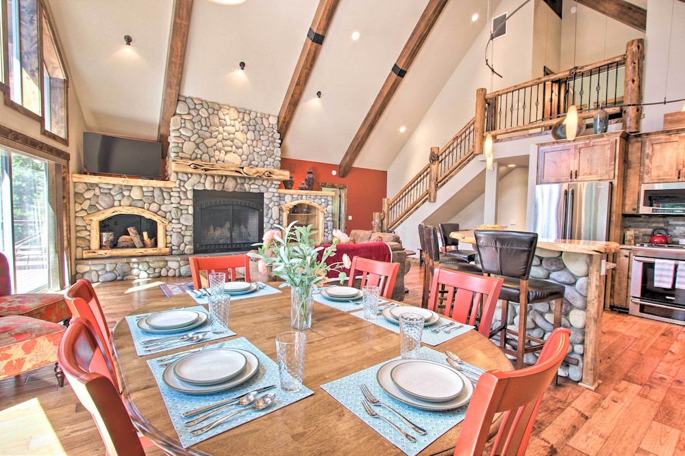 5 Mi to Crescent Lake: Dog friendly Oregon Getaway in Crescent, United States