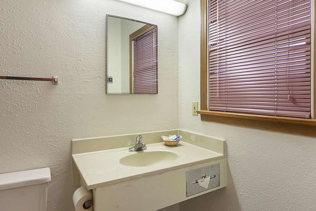 Rodeway Inn Wauseon - photo 28