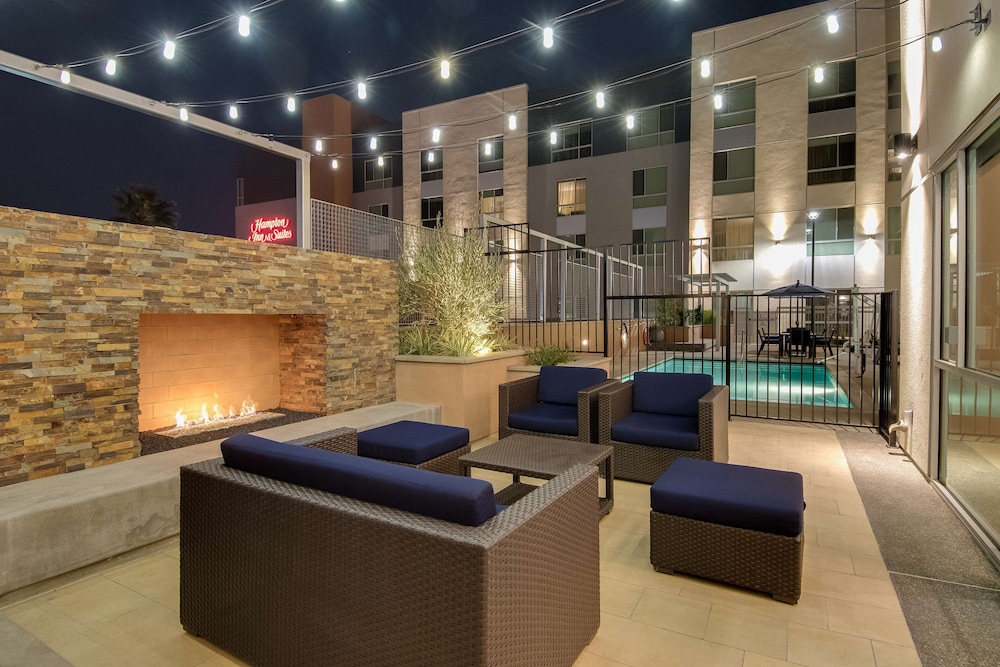 Hampton Inn & Suites Los Angeles Glendale - photo 40