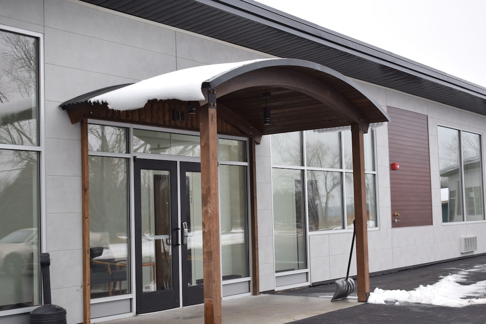 Menominee River Extended Stay Hotel - photo 22