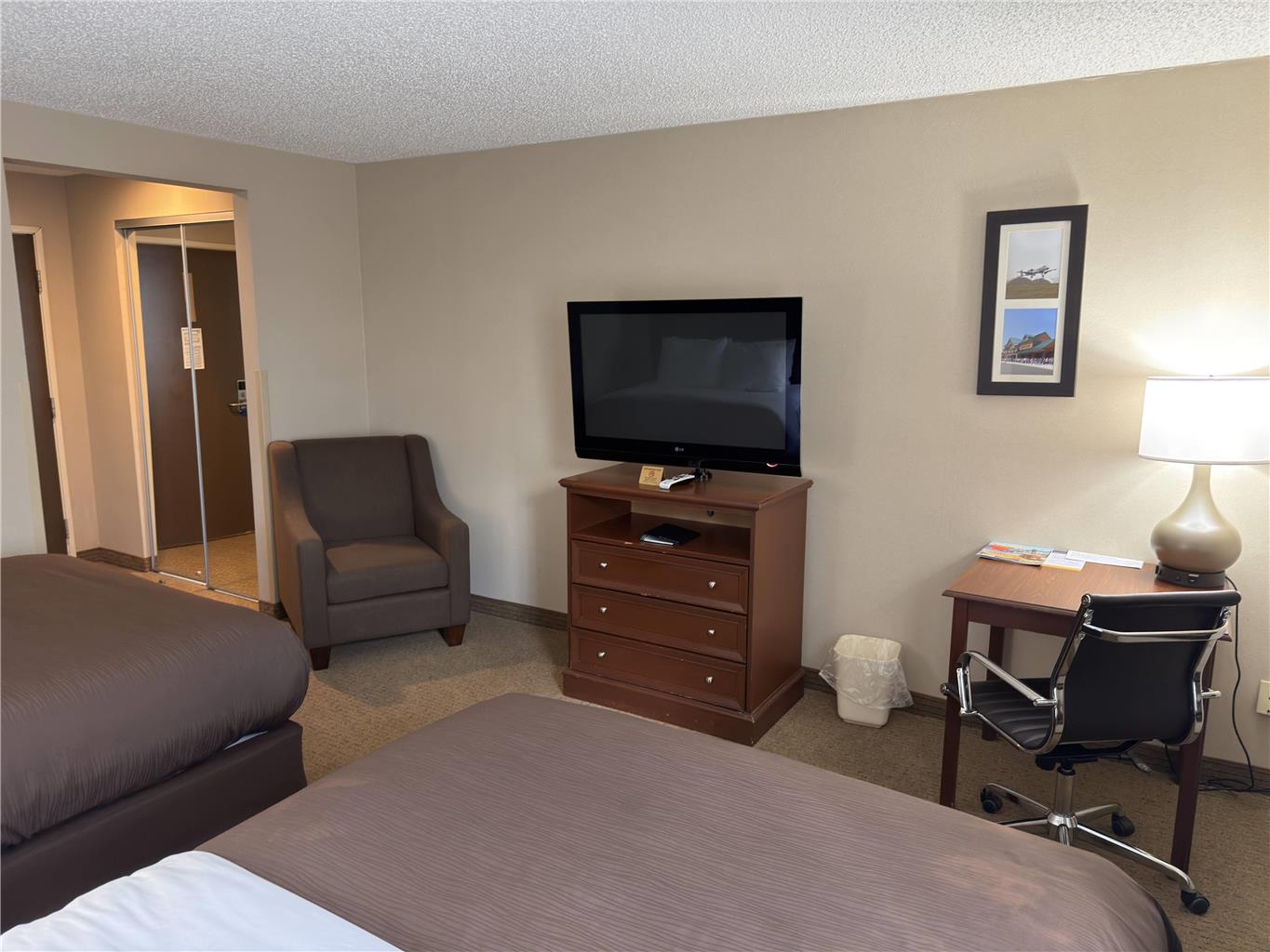 Wingate by Wyndham Utica - photo 10
