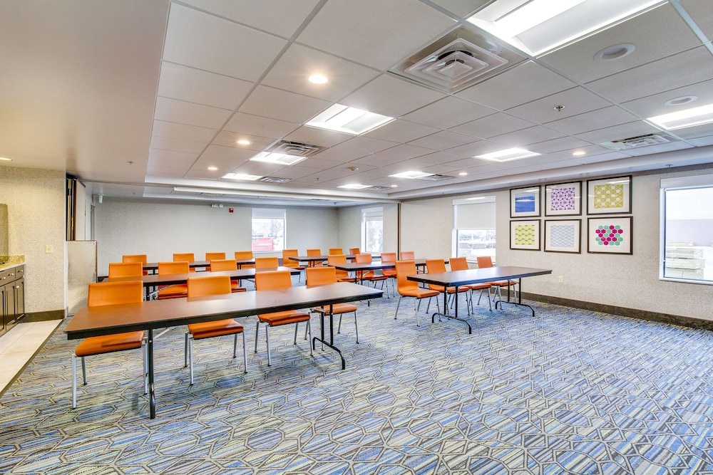 Holiday Inn Express Vincennes by IHG - photo 34