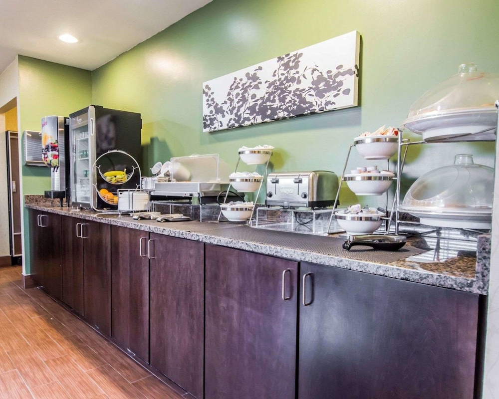 Blankenbaker Inn by IHG - photo 30