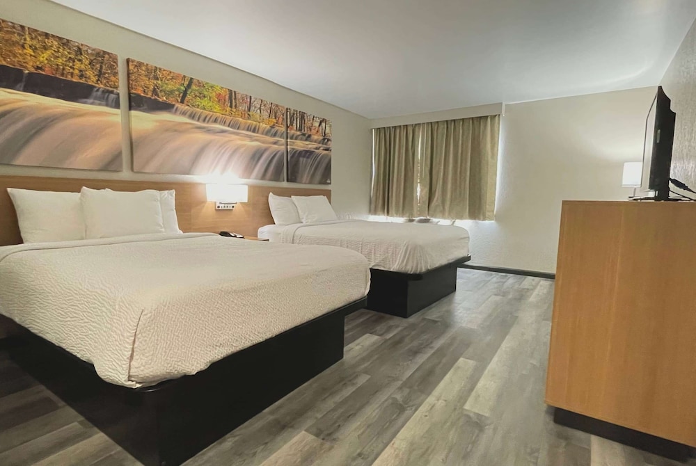 Days Inn by Wyndham Columbus IN - photo 19