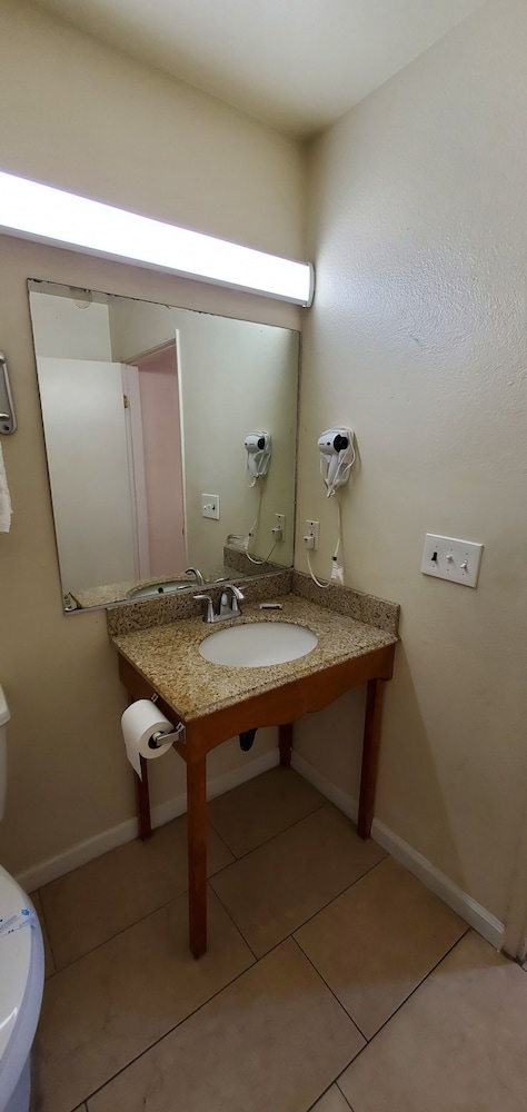 Anaheim National Inn - photo 82