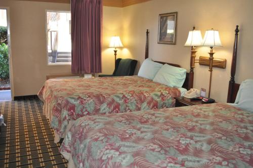 Executive Inn and Suites Springdale - photo 49