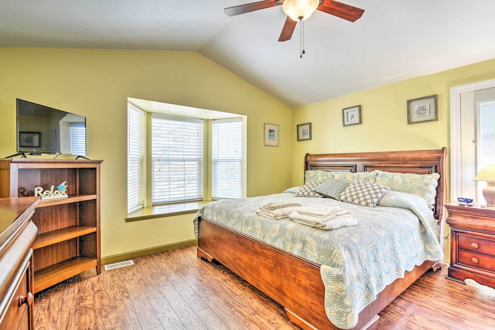 Surfside Beach Home with Resort Perks Walk To Beach - photo 21