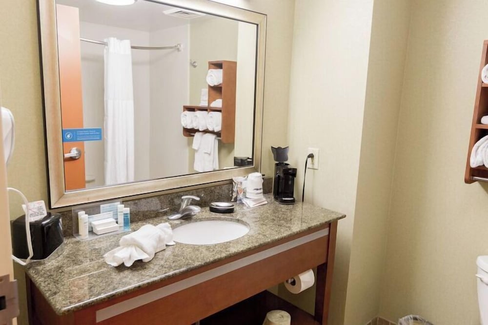 Hampton Inn & Suites Radcliff Fort Knox - photo 41