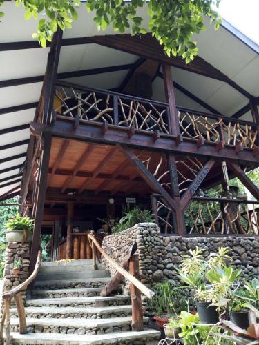 Haere Mai I Te Fare — 4-Star Luxury Hotel in Teavaro, French Polynesia