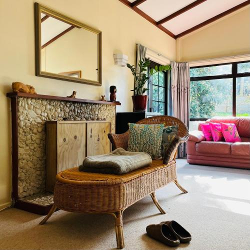 Peaceful Green Bay Charmer — eco-hotel in Auckland