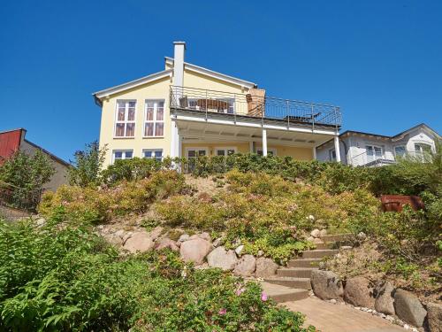 Villa Sommerwind WG 02 mit Terrasse Kamin und Sauna — 4-Star Luxury Hotel in Ostseebad Sellin, Germany