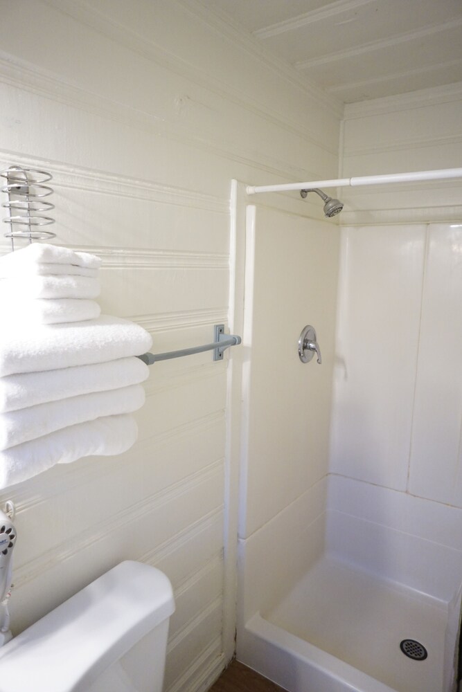 Shaver Lake Village Hotel - photo 81