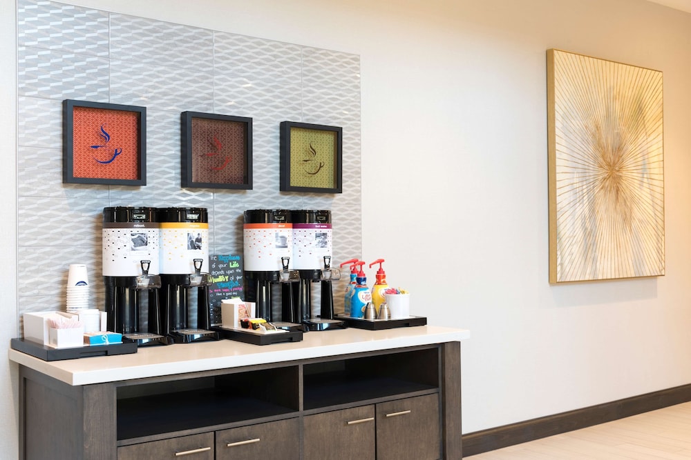 Hampton Inn & Suites Indianapolis Keystone - photo 36