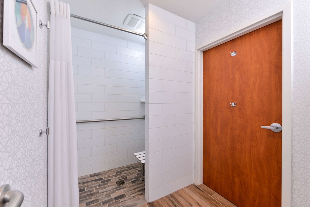 Hampton Inn & Suites Boise Spectrum - photo 89